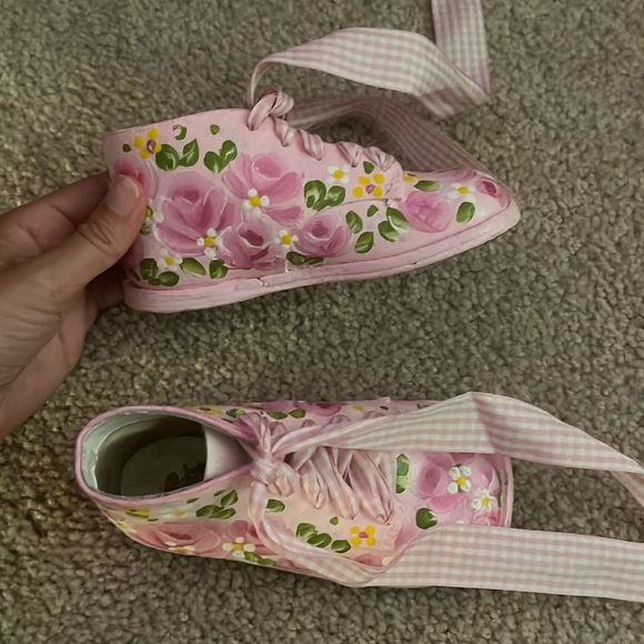 “Buster Brown- Painted Baby Shoes” - Picture 1 of 7